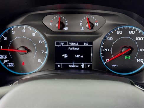 Used 2023 Chevrolet Equinox LS FWD image 12