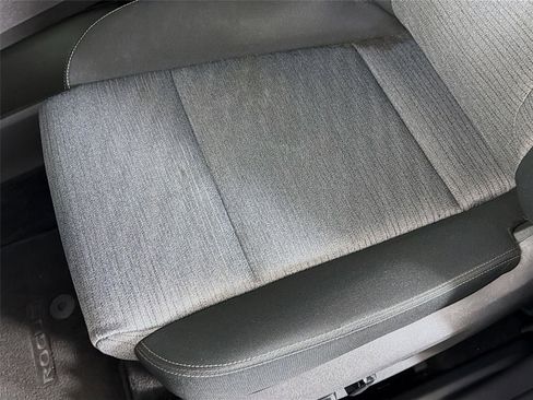 Used 2023 Nissan Rogue SV AWD/4WD image 19