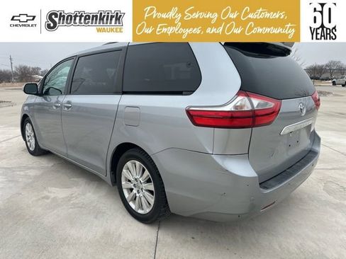 Used 2015 Toyota Sienna Limited image 5