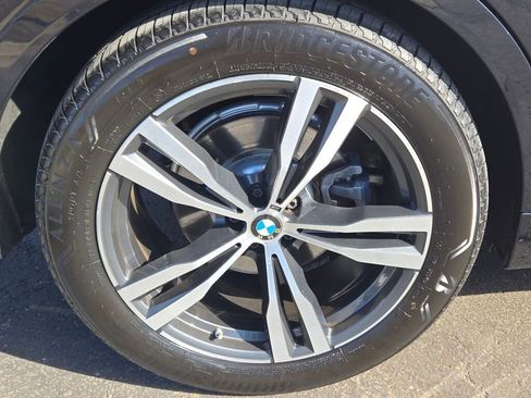 Used 2022 BMW X7 xDrive40i w/ M Sport Package image 21