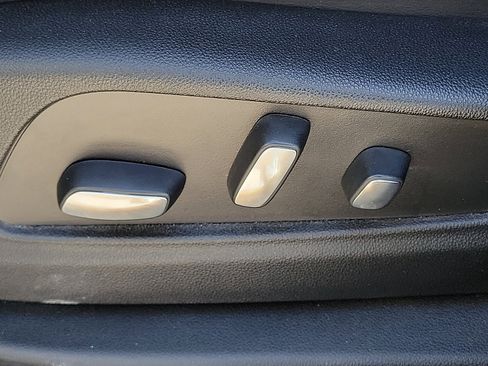 Used 2024 Cadillac XT6 Sport image 13