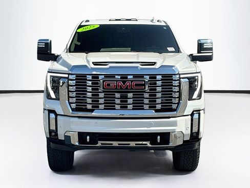 Used 2025 GMC Sierra 3500 Denali w/ Denali Reserve Package AWD/4WD image 2