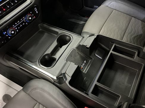 Used 2024 Chevrolet Silverado 2500 ZR2 AWD/4WD image 18