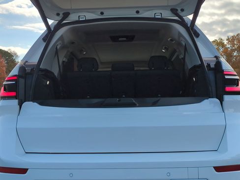 Used 2026 BMW X7 xDrive40i image 32