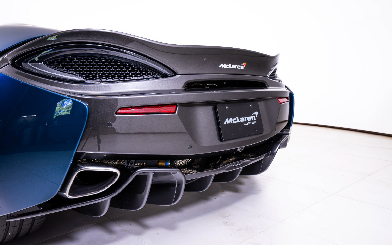 Used 2018 McLaren 570S Spider RWD image 15