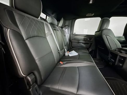 Used 2025 RAM 2500 Limited AWD/4WD image 27