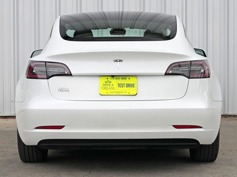 Used 2023 Tesla Model 3 Standard Range image 11