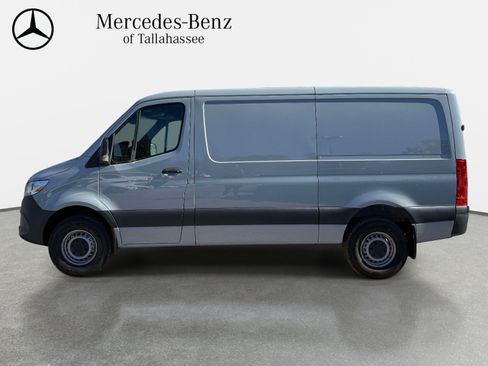 Used 2024 Mercedes-Benz Sprinter 2500 image 8