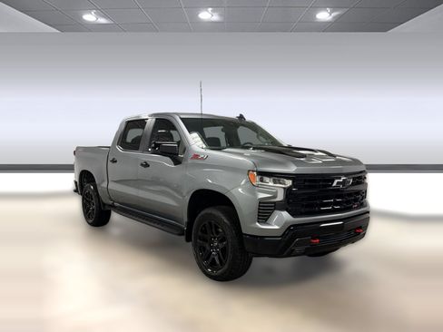 Used 2025 Chevrolet Silverado 1500 LT Trail Boss w/ Convenience Package II AWD/4WD image 6