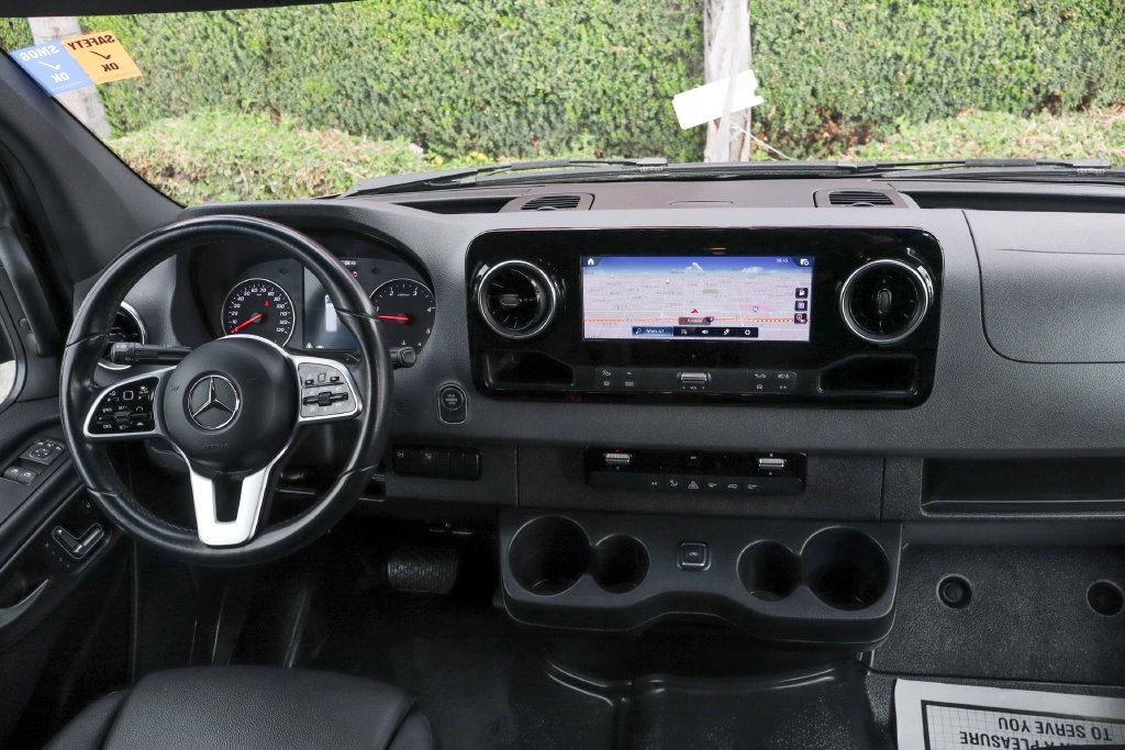 Used 2021 Mercedes-Benz Sprinter 2500 image 29