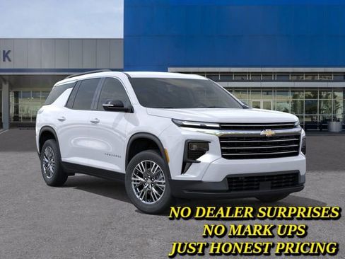 New 2026 Chevrolet Traverse LT w/ Driver Confidence Package FWD image 7
