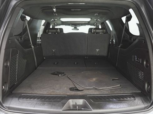 Used 2021 GMC Yukon XL SLT w/ SLT Luxury Plus Package image 9