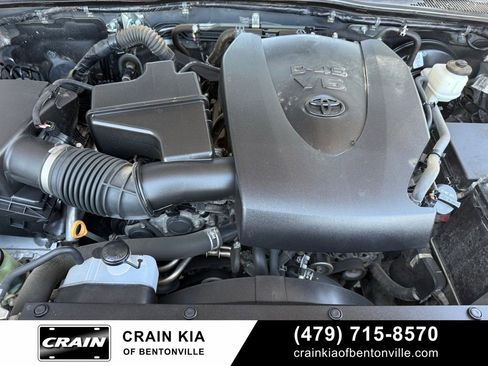 Used 2021 Toyota Tacoma Limited image 33