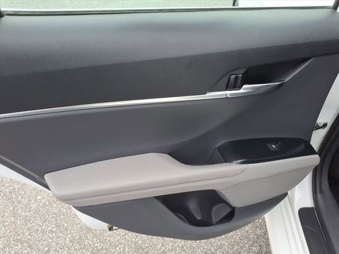 Used 2020 Toyota Camry LE FWD image 22