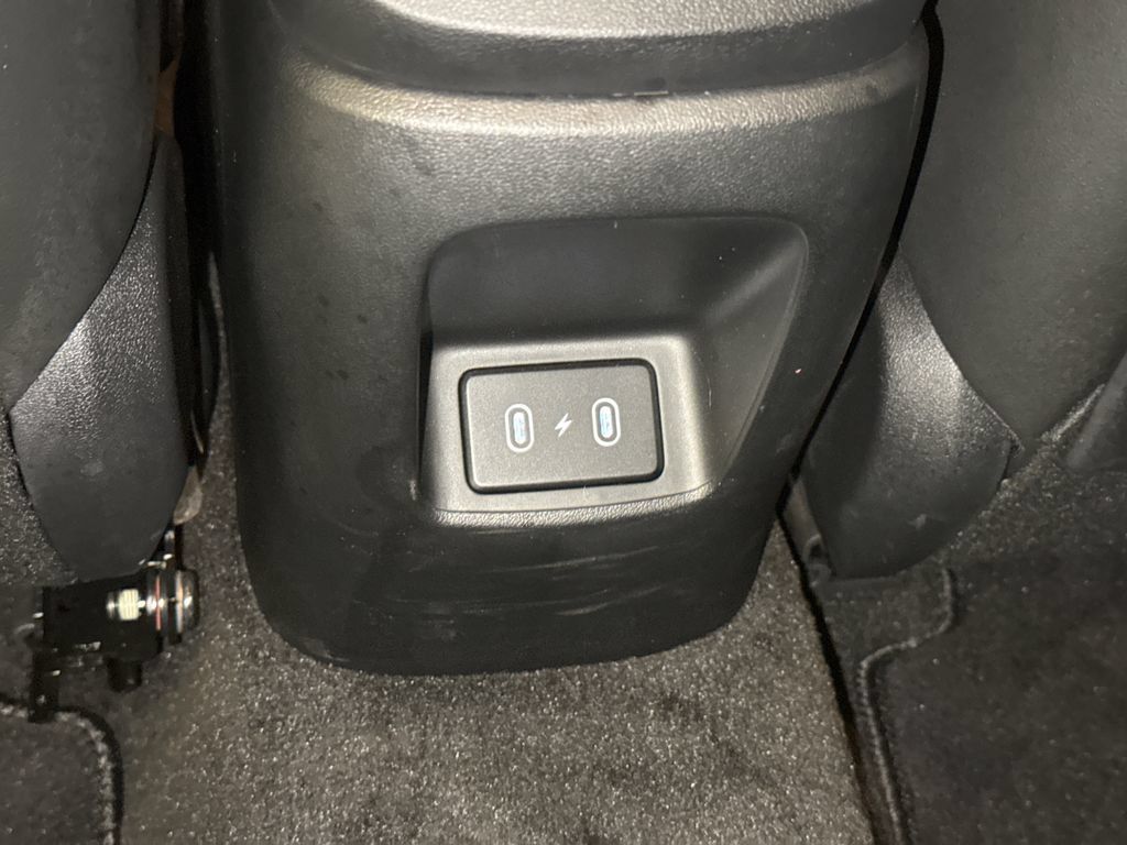 Used 2026 Hyundai Elantra Limited FWD image 18