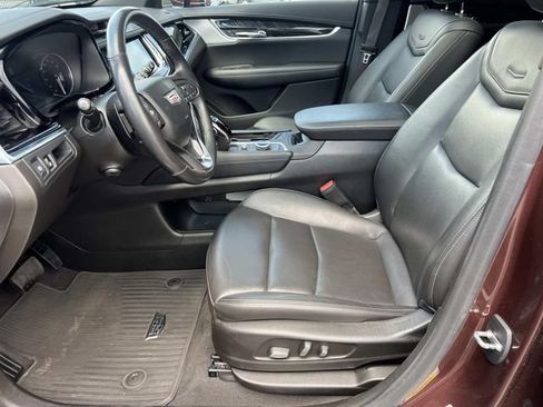 Used 2022 Cadillac XT6 Premium Luxury w/ LPO, Floor Liner Package AWD/4WD image 20