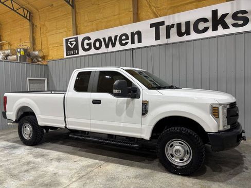 Used 2019 Ford F250 XL w/ Power Equipment Group AWD/4WD image 3