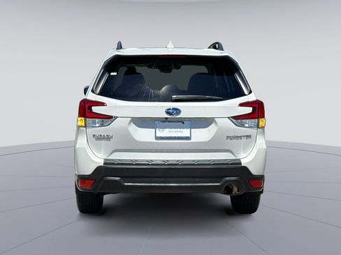 Used 2021 Subaru Forester Premium AWD/4WD image 7