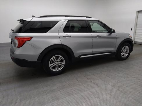 Used 2024 Ford Explorer XLT w/ Equipment Group 202A image 10