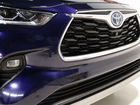 Used 2021 Toyota Highlander Platinum image 31