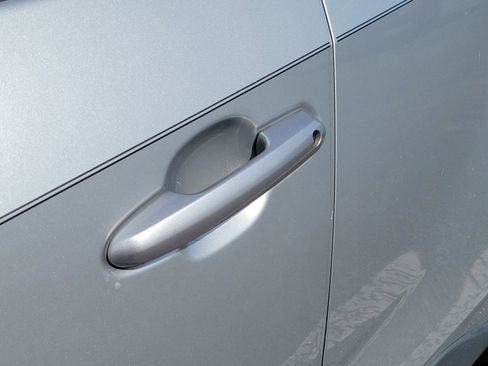 Used 2023 Toyota RAV4 LE FWD image 5