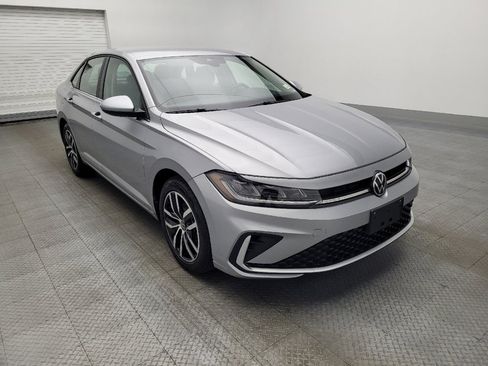 Used 2025 Volkswagen Jetta SE image 13