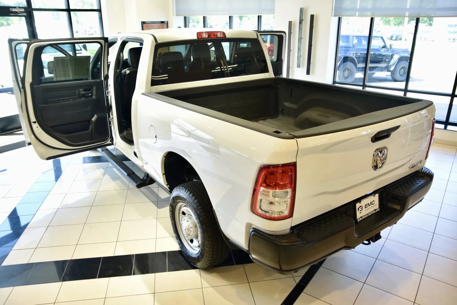 Used 2022 RAM 2500 Tradesman AWD/4WD image 9