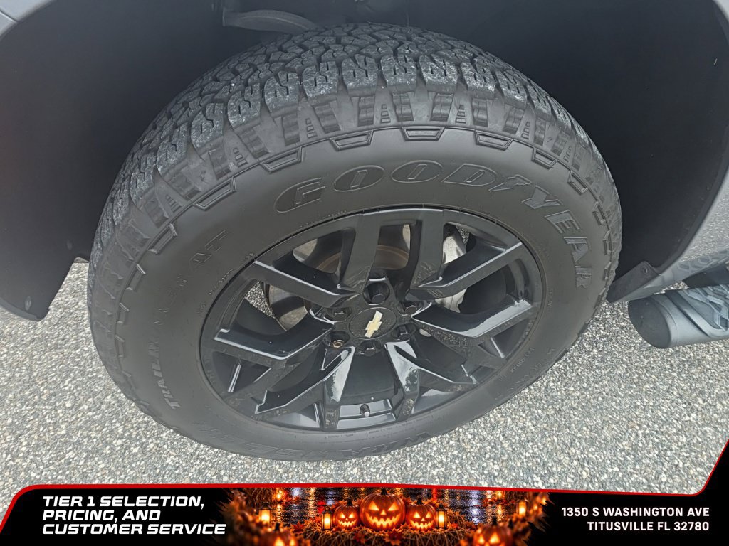 Used 2022 Chevrolet Suburban Z71 w/ Luxury Package AWD/4WD image 9