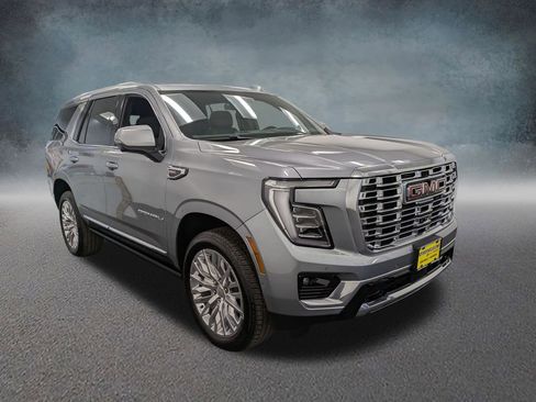Used 2026 GMC Yukon Denali w/ Sun & Power Step Package AWD/4WD image 3