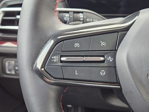 Certified 2024 Chevrolet Traverse RS w/ LPO, Floor Liner Package AWD/4WD image 24