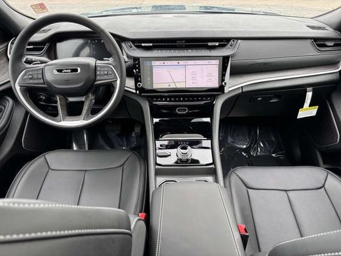 New 2026 Jeep Grand Cherokee L Limited AWD/4WD image 2