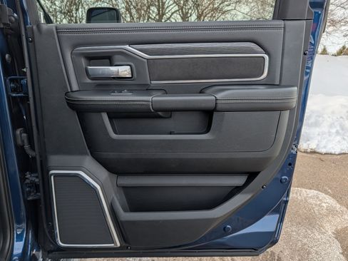 Used 2024 RAM 2500 Laramie w/ Night Edition image 40