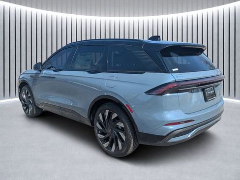 New 2026 Lincoln Nautilus Reserve image 5