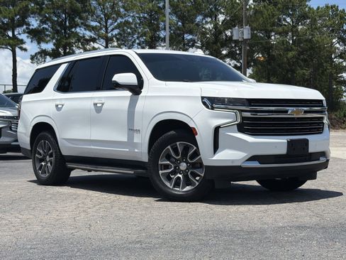 Used 2022 Chevrolet Tahoe LT w/ Luxury Package RWD image 2