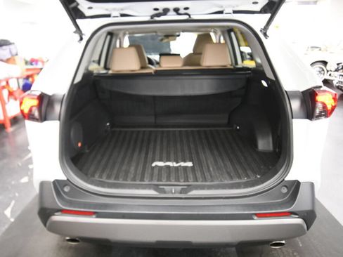 Used 2023 Toyota RAV4 Limited AWD/4WD image 24