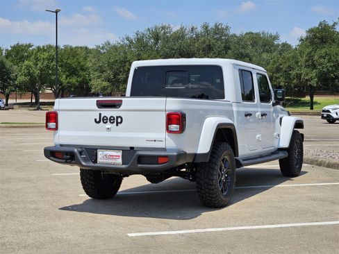 New 2025 Jeep Gladiator Sport image 4