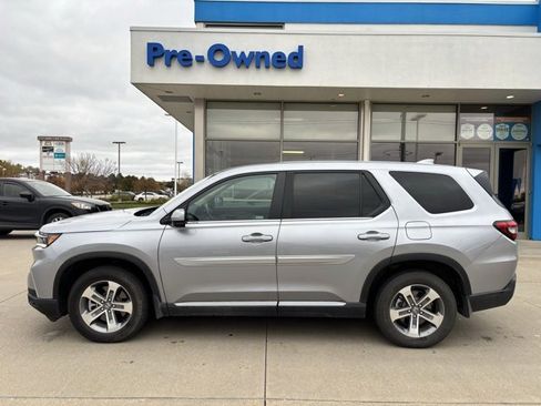 Used 2023 Honda Pilot EX-L image 8
