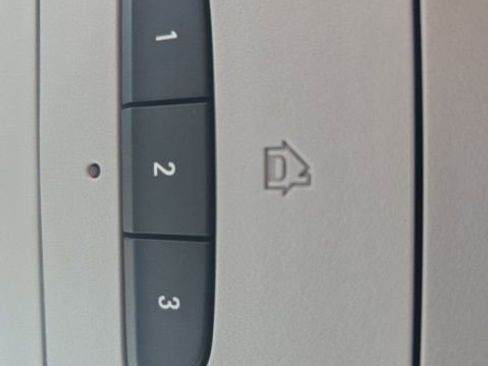 Used 2020 Chevrolet Equinox LT image 32