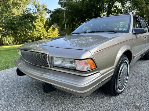Used 1996 Buick Century Sedan FWD image 84