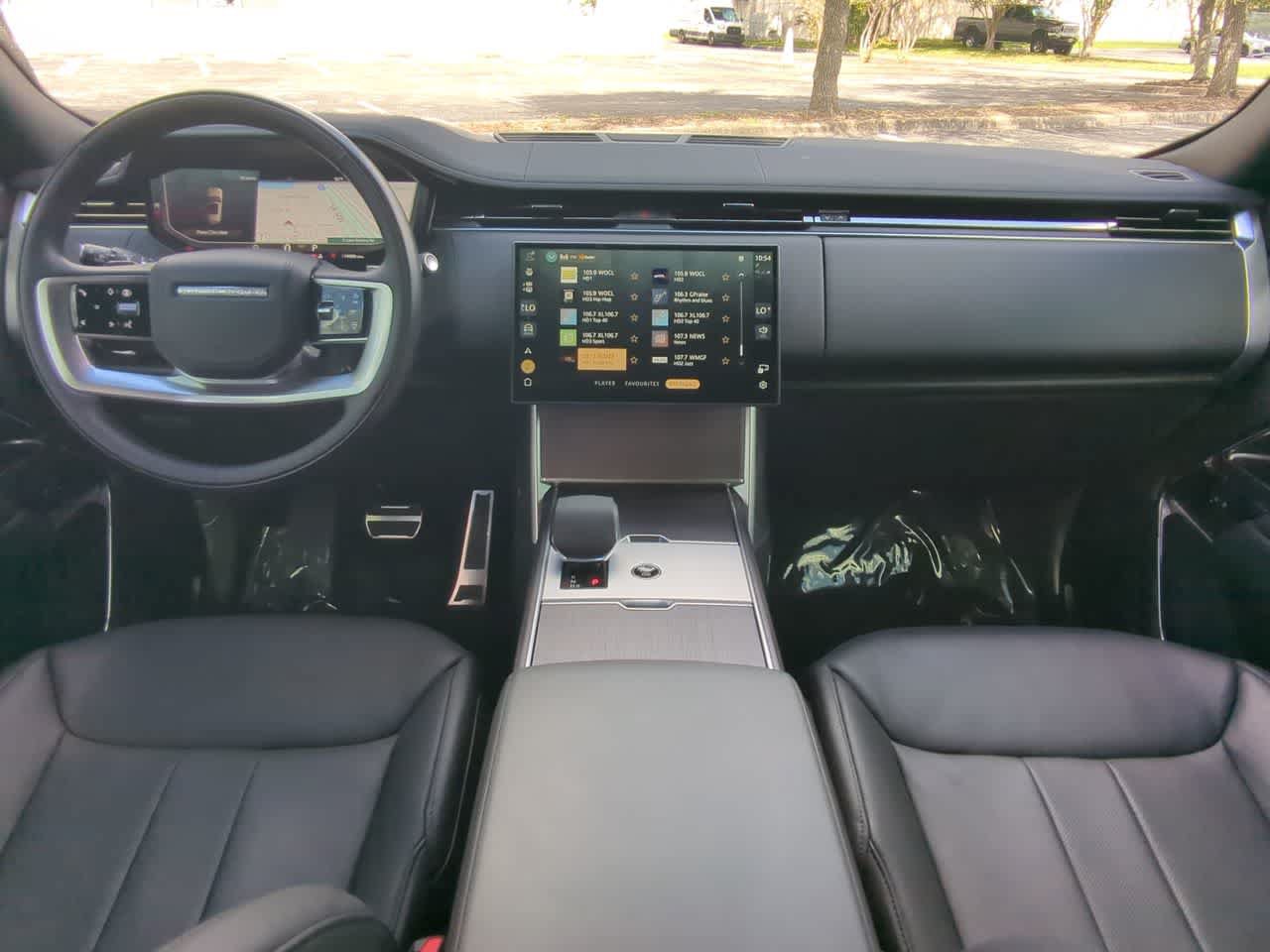 Certified 2025 Land Rover Range Rover SE AWD/4WD image 16