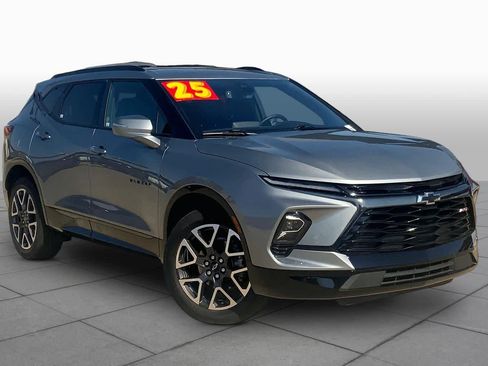 Used 2025 Chevrolet Blazer RS FWD image 3