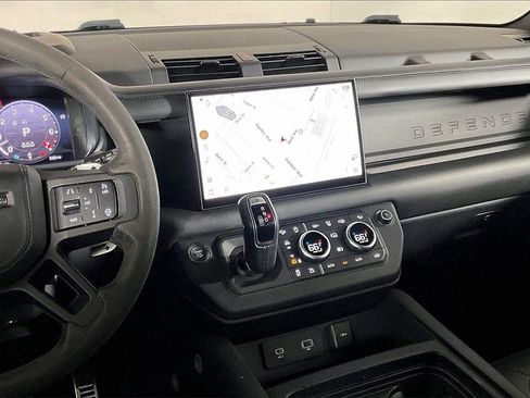 Used 2023 Land Rover Defender 110 V8 image 5