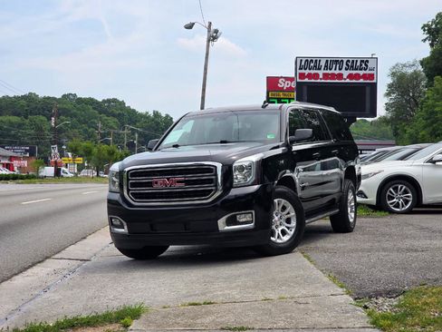Used 2018 GMC Yukon XL SLT image 2