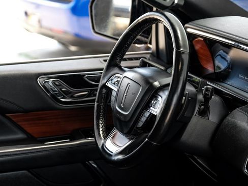 Used 2022 Lincoln Navigator Reserve AWD/4WD image 12