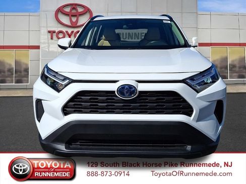 Certified 2023 Toyota RAV4 LE AWD/4WD image 2