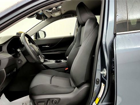 Certified 2023 Toyota Venza LE AWD/4WD image 24