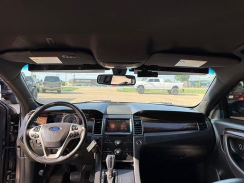 Used 2013 Ford Taurus Limited FWD image 21