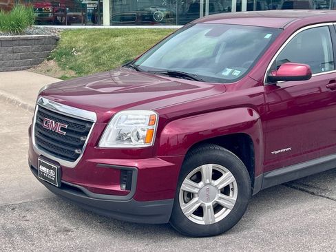 Used 2016 GMC Terrain SLE FWD image 2