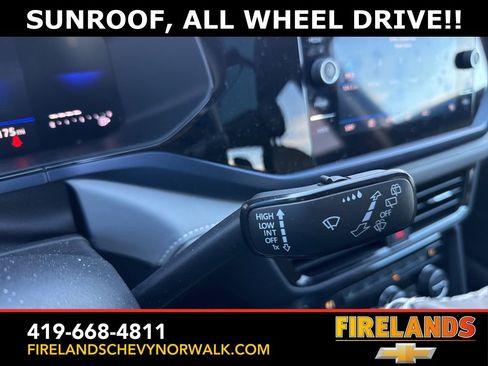 Used 2024 Volkswagen Taos SE w/ Panoramic Sunroof Package image 6