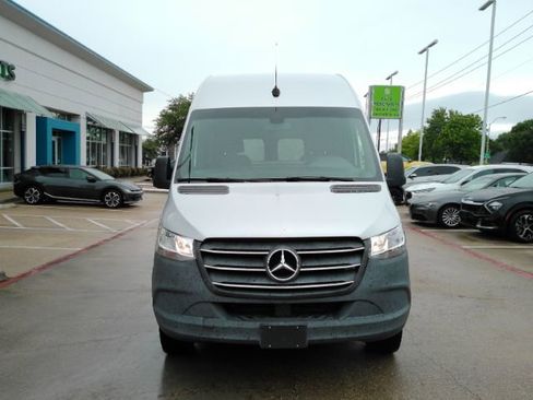 Used 2021 Mercedes-Benz Sprinter 3500 image 2